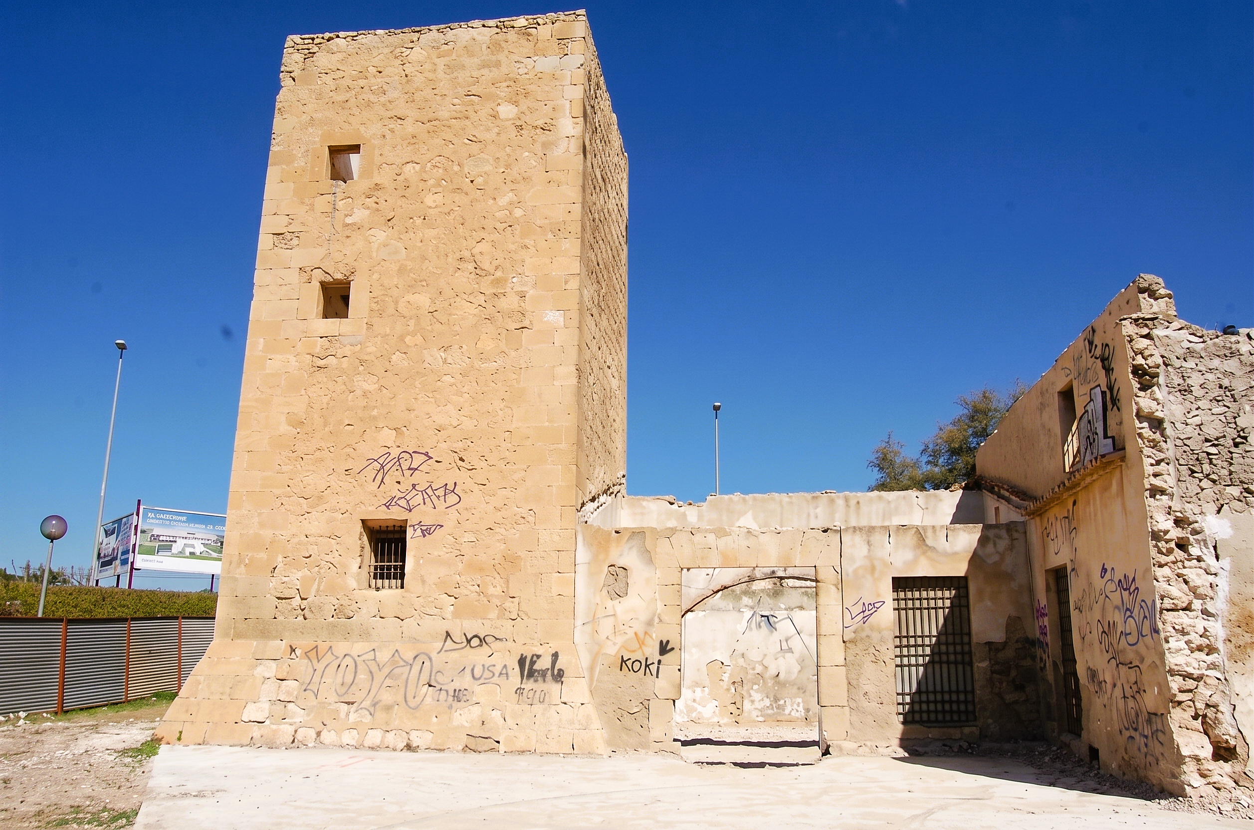 Torre Sarrió: Arquitectura y Fábrica